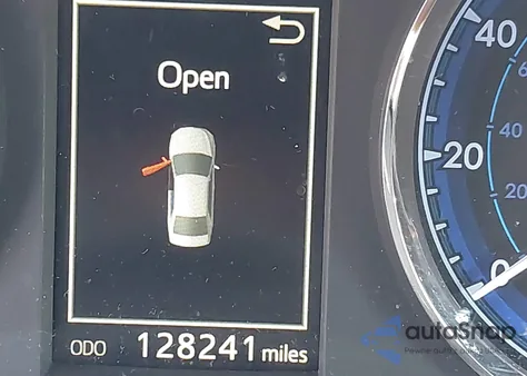 2017 Toyota Corolla Se z USA, uszkodzony, nr VIN 5YFBURHEXHP716018